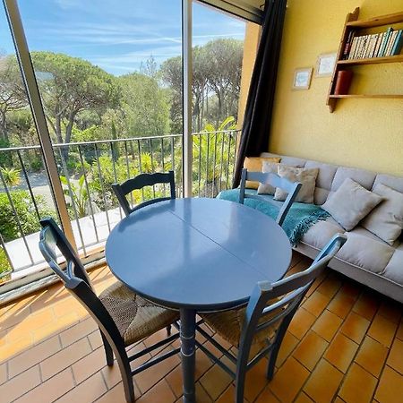 Bel Appartement Avec Mezzanine, Vue Mer Et Piscine Cogolin Luaran gambar
