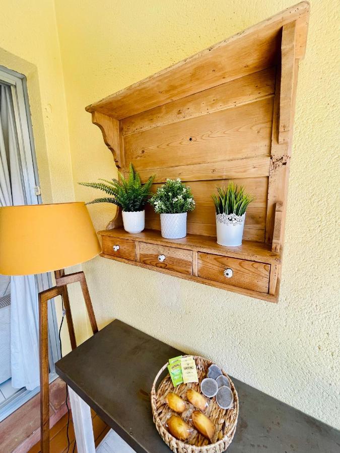 Bel Appartement Avec Mezzanine, Vue Mer Et Piscine Cogolin Luaran gambar