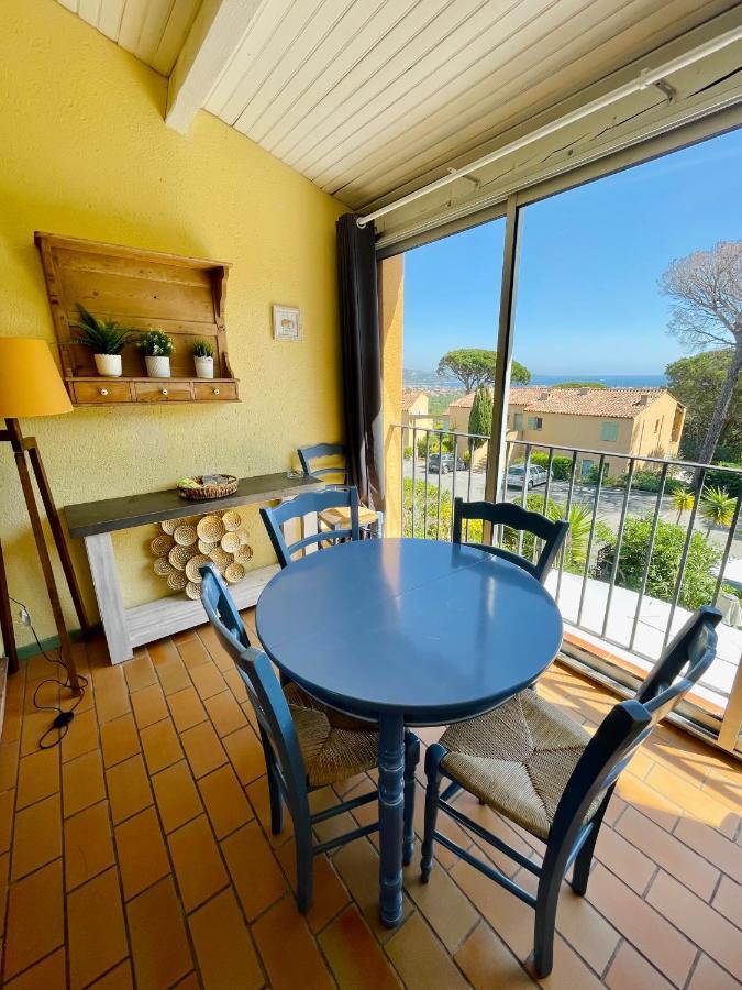 Bel Appartement Avec Mezzanine, Vue Mer Et Piscine Cogolin Luaran gambar