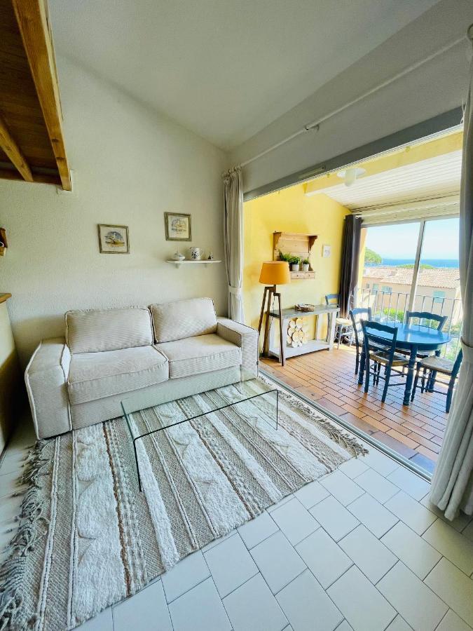 Bel Appartement Avec Mezzanine, Vue Mer Et Piscine Cogolin Luaran gambar