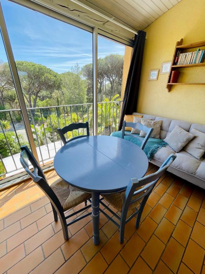 Bel Appartement Avec Mezzanine, Vue Mer Et Piscine Cogolin Luaran gambar