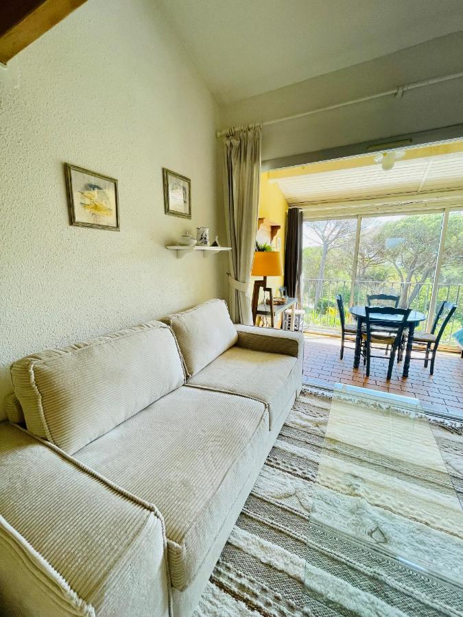 Bel Appartement Avec Mezzanine, Vue Mer Et Piscine Cogolin Luaran gambar