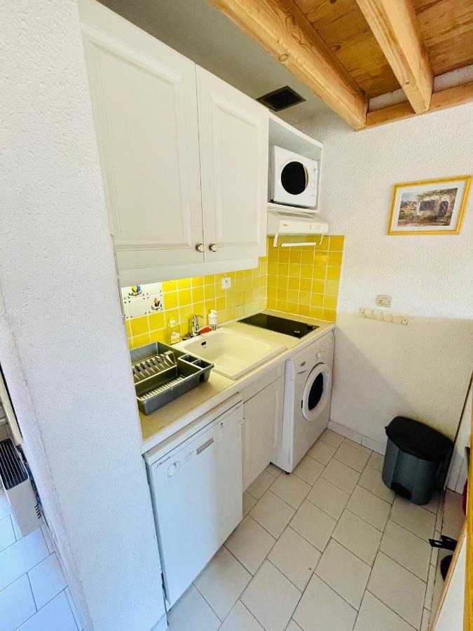 Bel Appartement Avec Mezzanine, Vue Mer Et Piscine Cogolin Luaran gambar